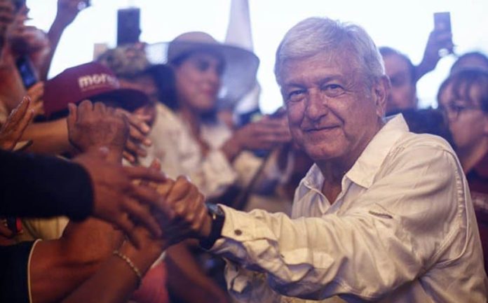 López Obrador: relaxes stand on new airport.