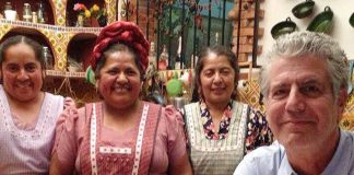 Bourdain with Abigail Mendoza, second from left, in Oaxaca.