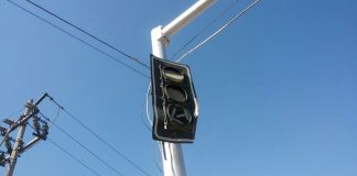 A traffic light in Torreón, Coahuila, melts in the heat.