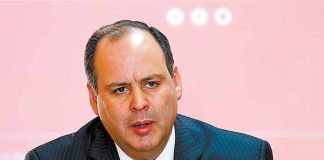 De Hoyos of Coparmex: urges stability.