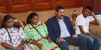 Juana, Lorena and Mario Hernández meet with Governor Corral.