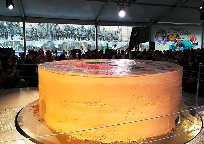 The world's largest marzipan, made in Guadalajara.