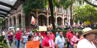A march for the mayor yesterday in Cuernavaca.