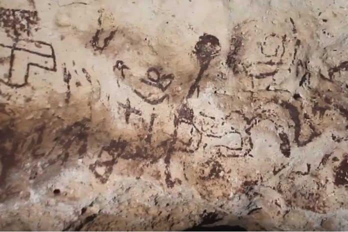 Cave paintings discovered in Yucatán.
