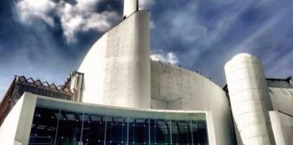 Plaza Bicentenario, from white elephant to research and innovation center.