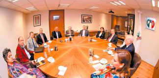 Former PRI leaders look for a rescue plan.