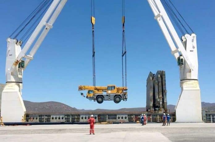 Heavy equipment to be used in the plant's construction arrived in May in Topolobampo.