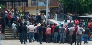 The lynch mob yesterday in Morelos.