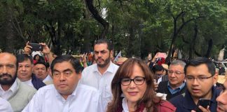 Barbosa and Polevnsky lead yesterday's march.