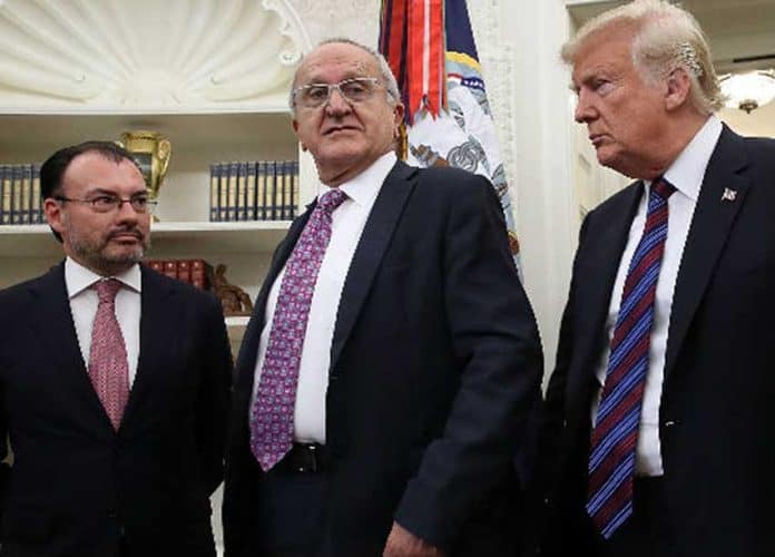 Videgaray, Jesús Seade and Trump yesterday in the White House.