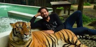 Lozano and one of his pet tigers.