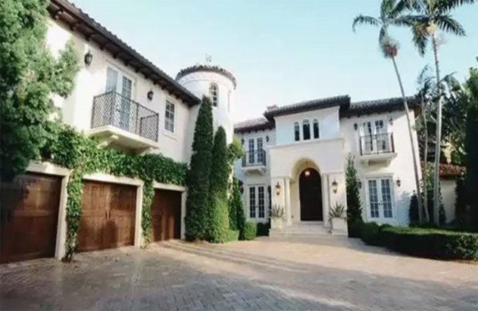 A $7-million mansion in Miami allegedly owned by Karime Macías.