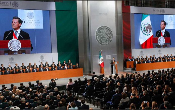 Peña Nieto gives his last report at the National Palace today.