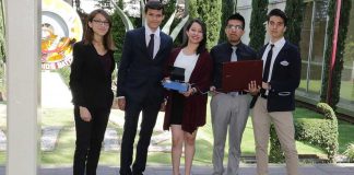 Students and their robot, Heiland.