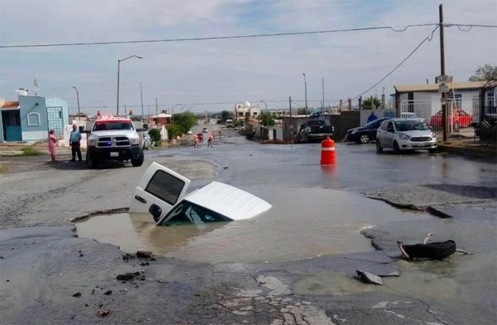 A very deep sinkhole in Juárez.