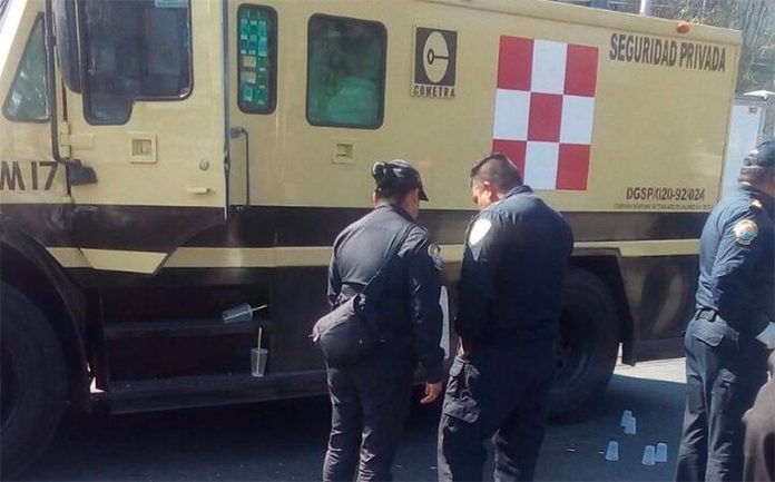 Two security guards were killed yesterday in Tehuantepec.