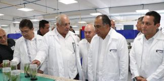 Governor Astudillo, second from right, opened the new research center in Acapulco yesterday.