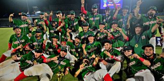 Mexico's U-23 baseball champs and their trophy.