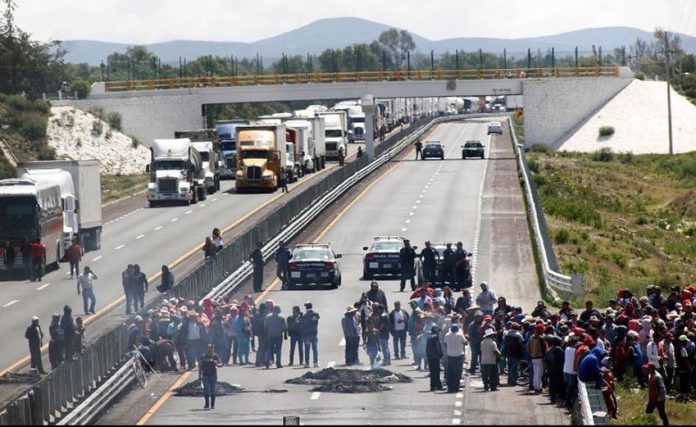 Yesterday's blockade in Puebla.