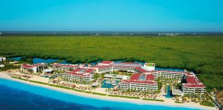 Breathless Riviera Cancún: Apple Leisure Group plans to build more.