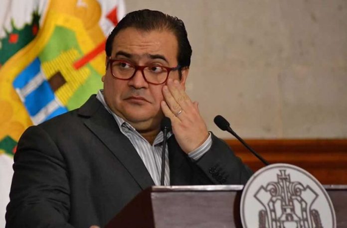 Ex-governor Javier Duarte is not the only one accused of embezzling public funds.