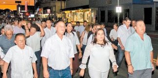 Mayor leads a peace march in Guaymas.