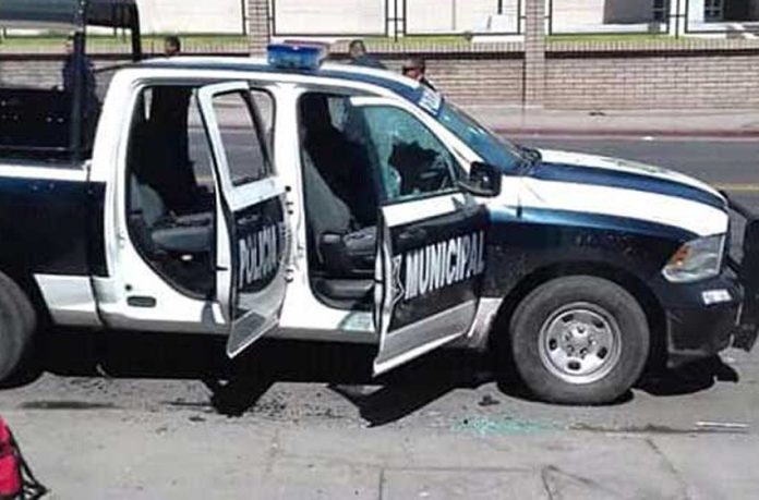A police vehicle that was attacked yesterday in Guaymas.
