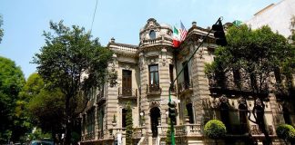 Attractive architecture is a feature of Mexico City's Colonia Juárez.