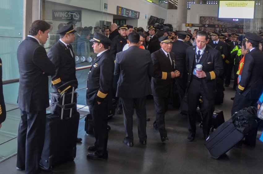 Aeroméxico pilots' strike delayed, but could go ahead Wednesday