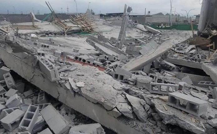 The rubble of a construction project that collapsed in Monterrey.