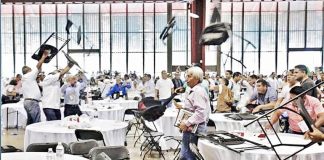 Chairs fly as teachers' tempers flare in Acapulco.