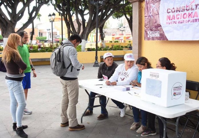 Voters at a polling station in Querétaro.