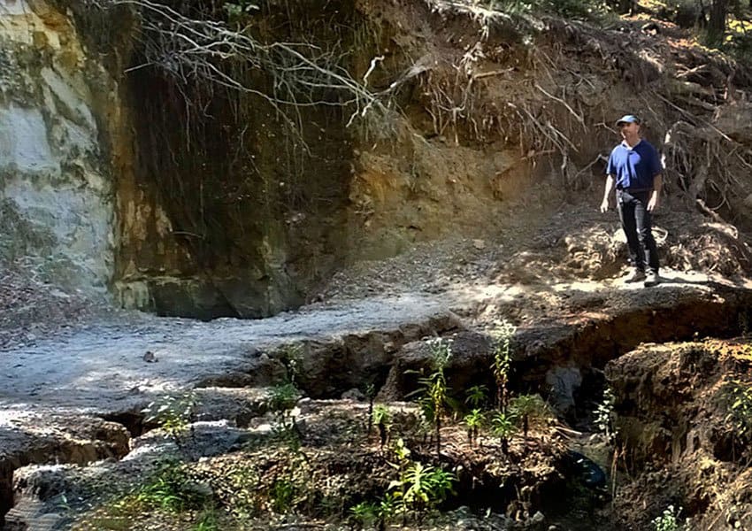 Erosion alongside trail in Jalisco’s Primavera Forest.