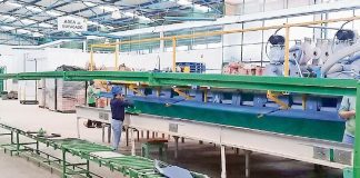 An avocado packing plant in Uruapan halted by the strike.