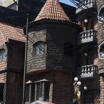 Colonia Narvarte has its own castle located on Enrique Rebsamen street.