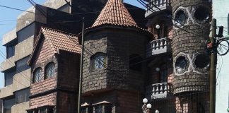 Colonia Narvarte has its own castle located on Enrique Rebsamen street.