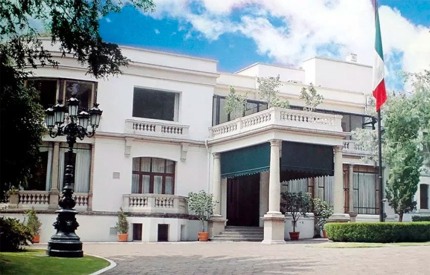 Los Pinos: from presidential home to cultural complex.