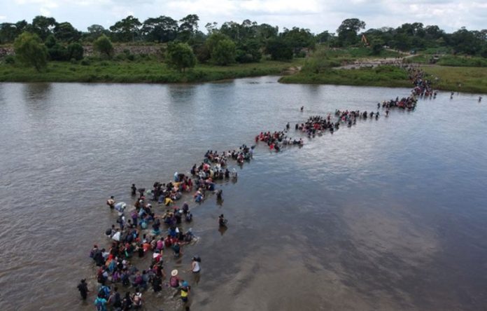 Another 4,000 migrants crossed the Suchiate river yesterday.