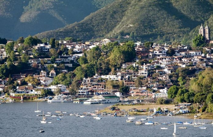 Valle de Bravo is one of the few magical towns that have tracked visitor numbers.
