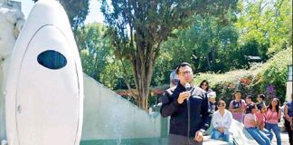 Vela and his earthquake capsule.