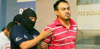 Gulf Cartel boss El Chelelo during his arrest in Mérida.