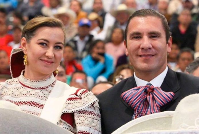 Barbosa took office after former governor Martha Érika Alonso and her husband, ex-governor of Puebla Rafael Moreno Valle Rosas, died in a helicopter crash.
