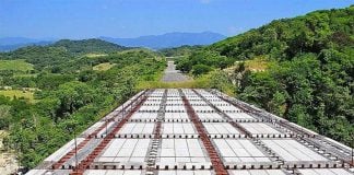 The highway between Oaxaca city and the coast could be delayed further.