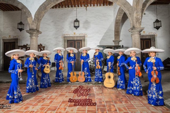 The mariachi band Innovación Mexicana.