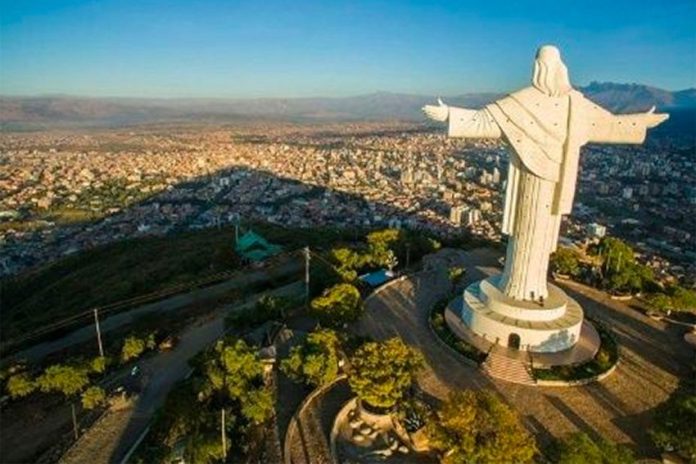 This statue of Jesus Christ in Bolivia is the world's tallest.