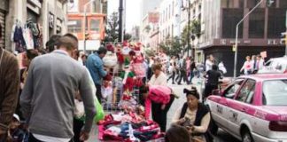 Vendors in Mexico City's historic center.