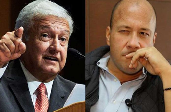 López Obrador, left, and Alfaro are sparring over fuel shortages.