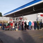 A lineup at a Mobil station this morning in the city of Guanajuato.