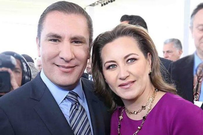 Moreno and Alonso, the political power couple killed in the Christmas Eve helicopter crash.