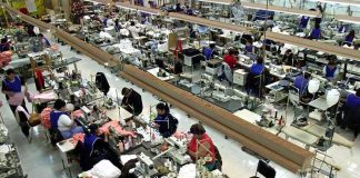 Workers at a Tamaulipas factory.